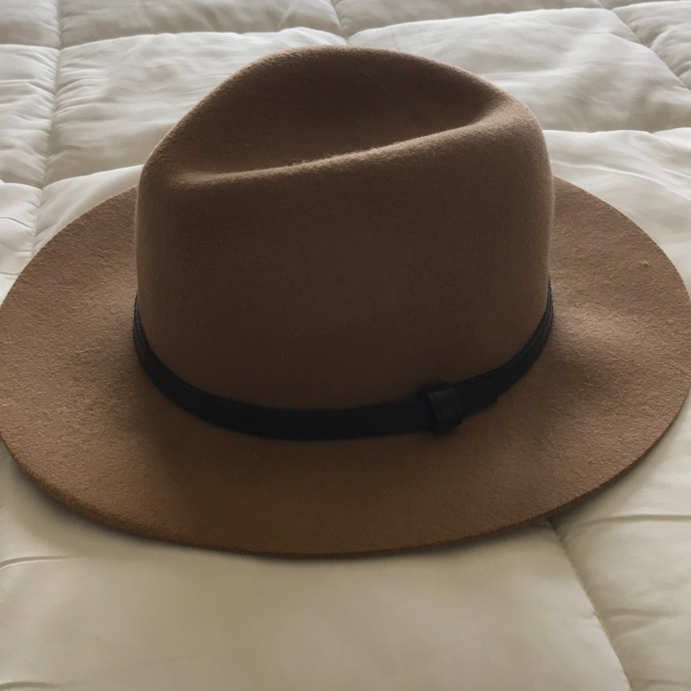 Tan felt hat